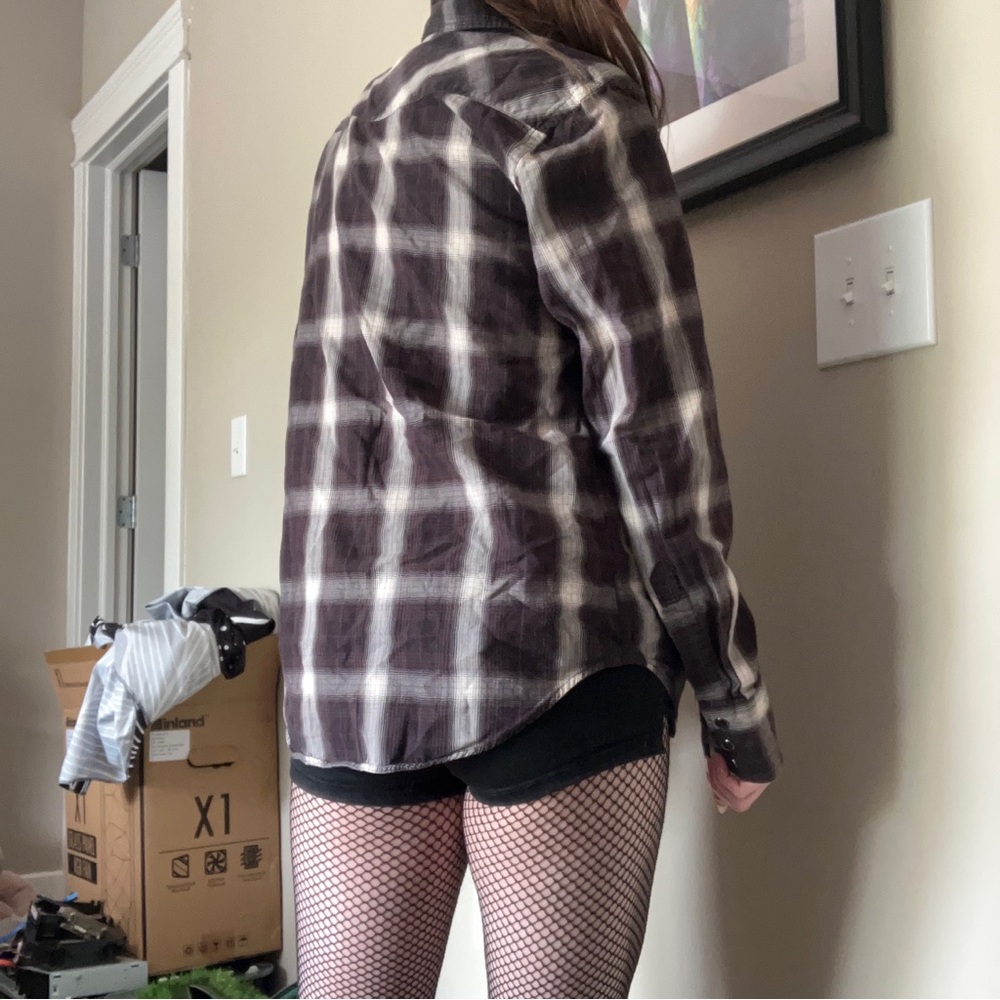 UNIQUE MONOCHROMATIC SNAP UP FLANNEL - Picture 9 of 16
